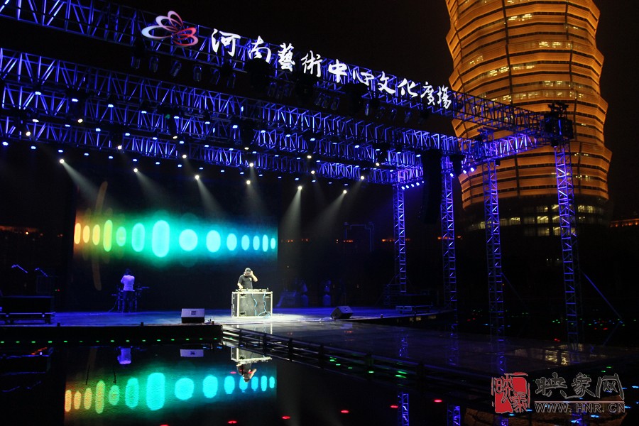美輪美奐的演出現(xiàn)場 美輪美奐的演出現(xiàn)場