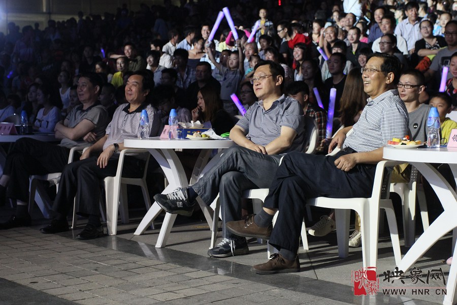 到場的河南人民廣播電臺各位領(lǐng)導(dǎo) 到場的河南人民廣播電臺各位領(lǐng)導(dǎo)