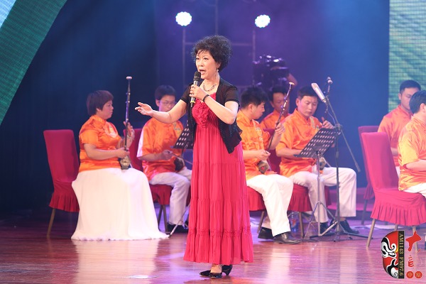 《人歡馬叫》選段“五月夏至悶熱的天”