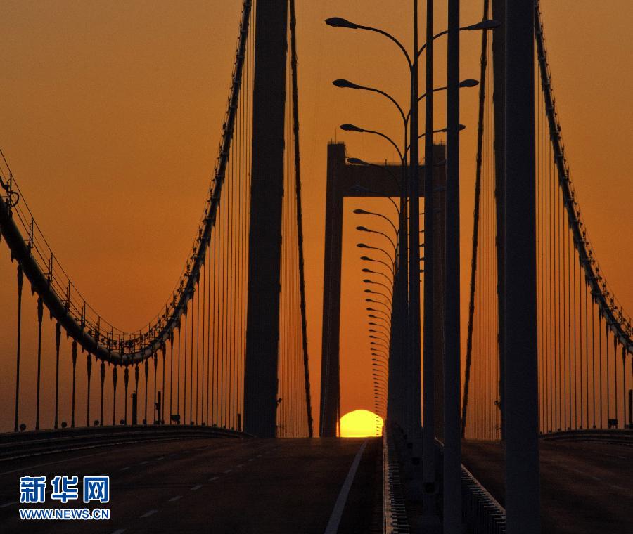 江蘇泰州長江公路大橋即將通車