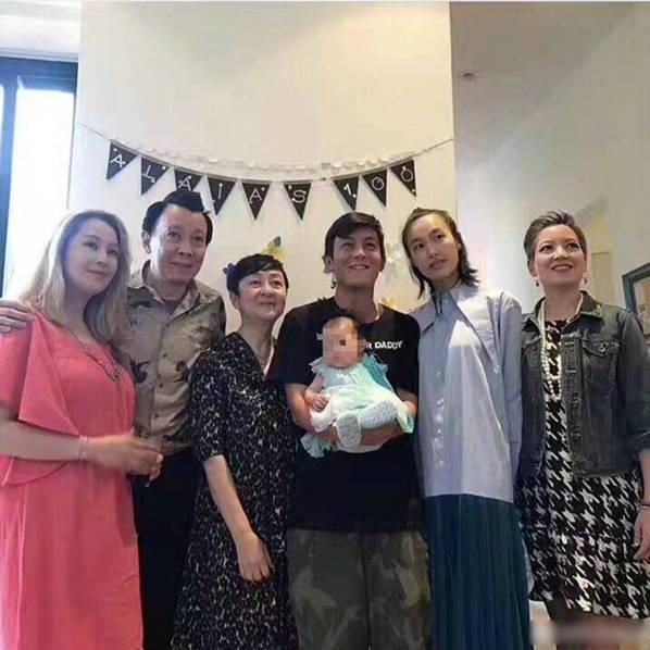 陳冠希女兒首曝光 陳冠希女友是誰(shuí)？秦舒培個(gè)人資料照片家庭背景