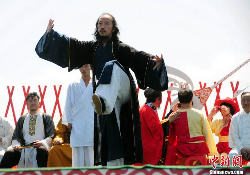 “天山武林大會”開幕 各門派大秀獨門功夫