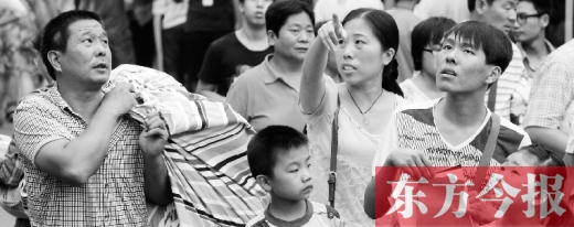 家長親自送孩子上大學，最主要的原因還是擔心孩子的安全問題