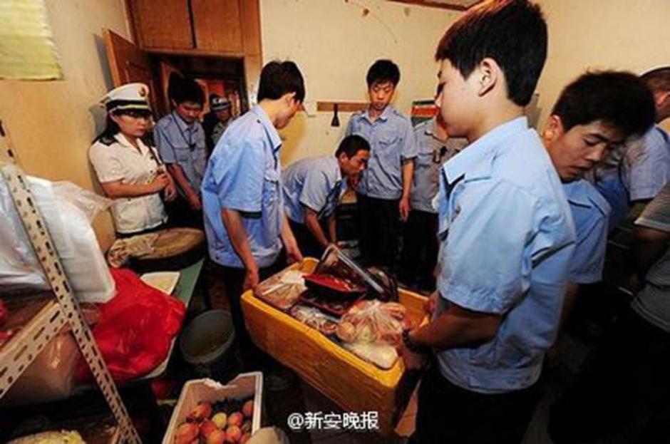 直擊鄭州“黑盒飯”制作現(xiàn)場